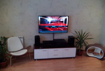 LCD (ЖК) панель 4К 32 дюйма (81 см)