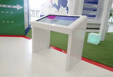 П образное основание сенсорного стола