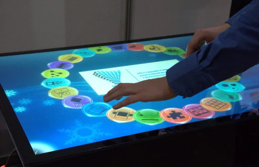 Интерактивный сенсорный киоск 32″