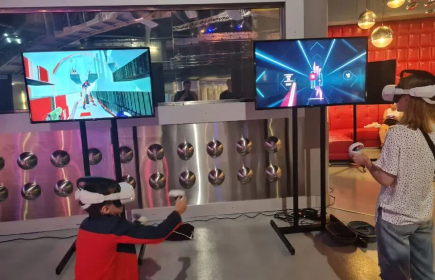 Несколько LCD (ЖК) панелей